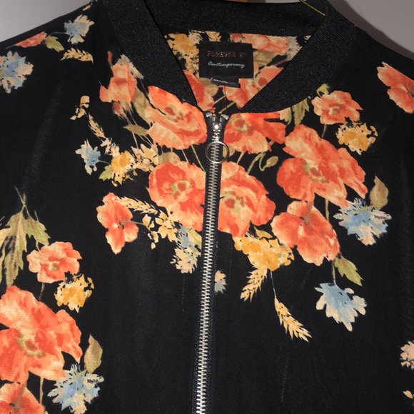 Flowered jacket - Picture 2 of 3